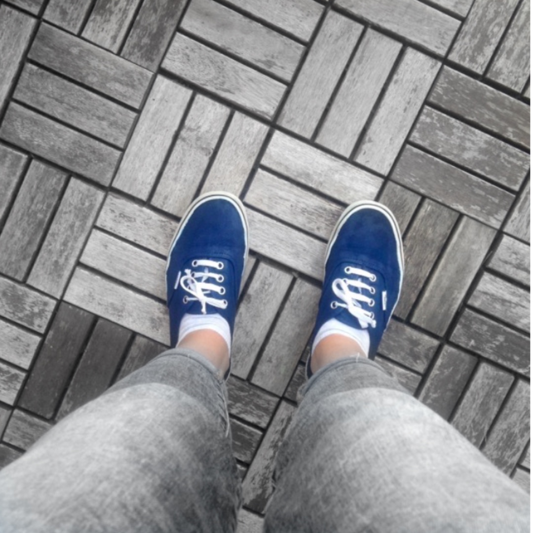 Barvení přebarvení plátěných tenisek jak nabarit tenisky na modrou barvu modrá barva na boty midnight 116 easydye trg